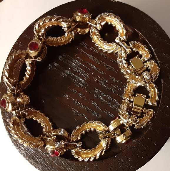 JBK Jacqueline Kennedy Camrose and Kross Red Rhinestone Rope Link Bracelet - Picture 8 of 10